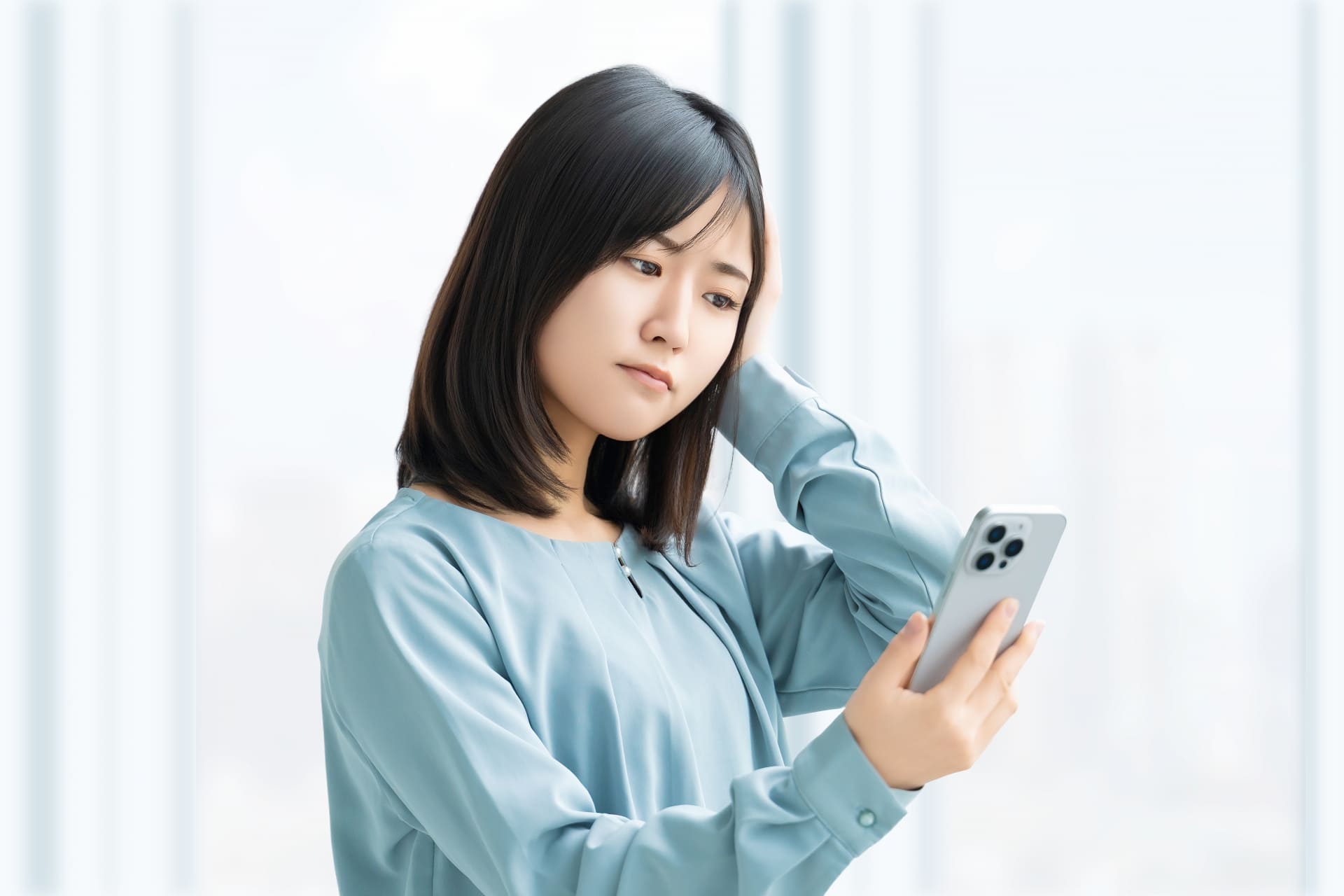 スマホで運気が下がる理由は？今すぐ見直したい習慣